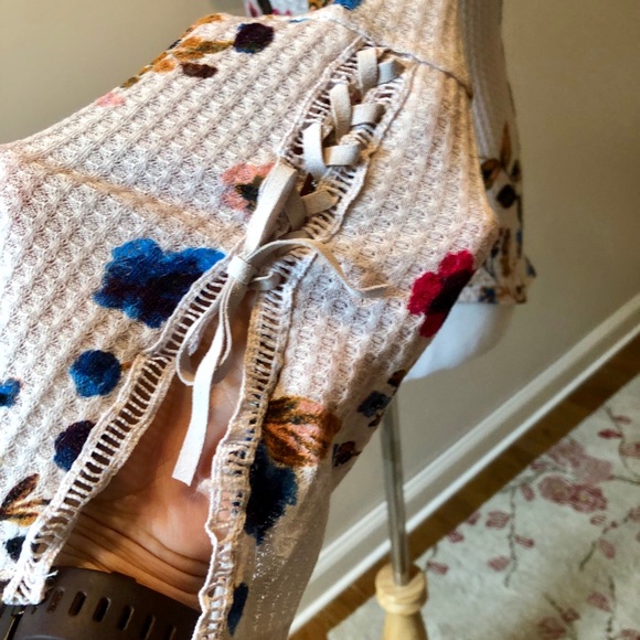 William Rast flared sleeves light thermal - Picture 4 of 8